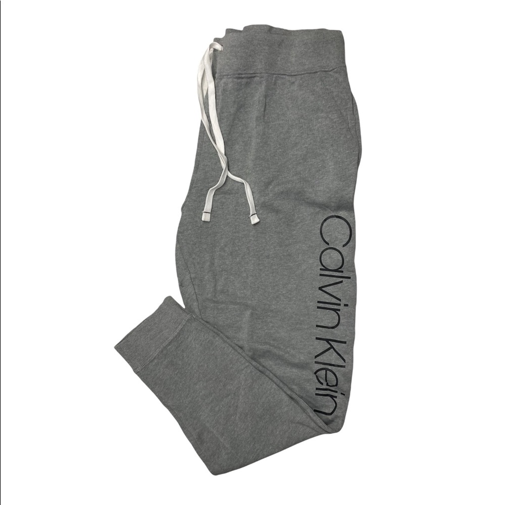 Calvin Klein women’s Joggers with pickets grey size L